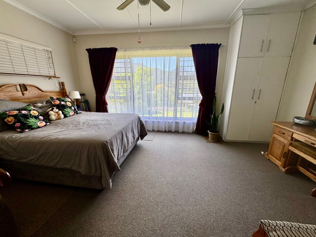 4 Bedroom Property for Sale in Denver Park Western Cape